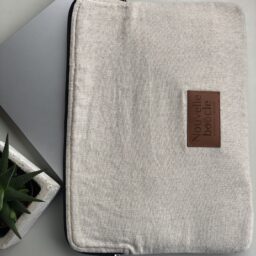 Housse ordinateur éthique et made in France beige Nouvelle Boucle