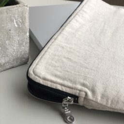 Housse ordinateur éthique et made in France beige Nouvelle Boucle 1